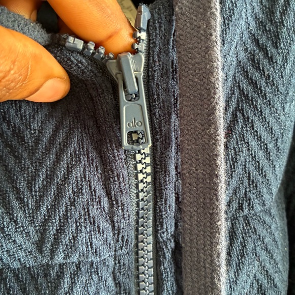 Alo Yoga Cropped Cozy Day Full Zip Jacket - Picture 10 of 17